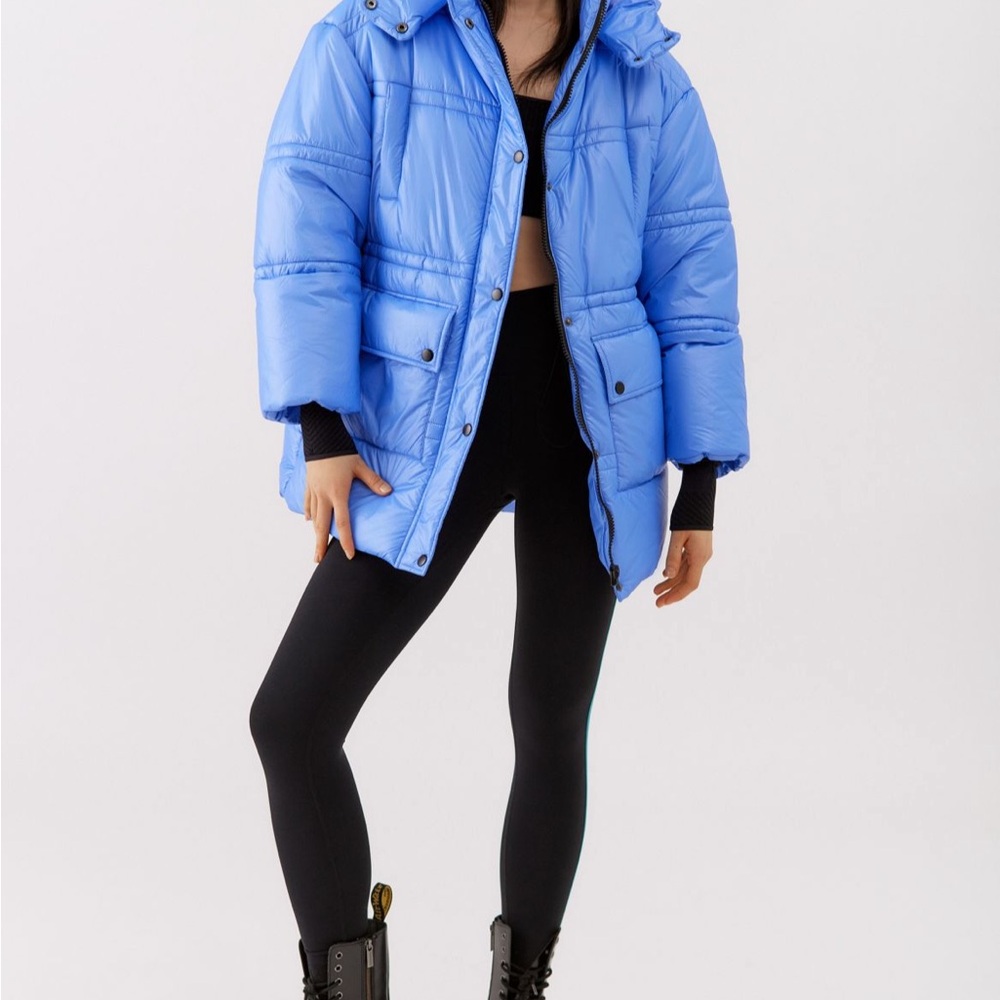 Urban outfitters Alice puffer jacket size: L